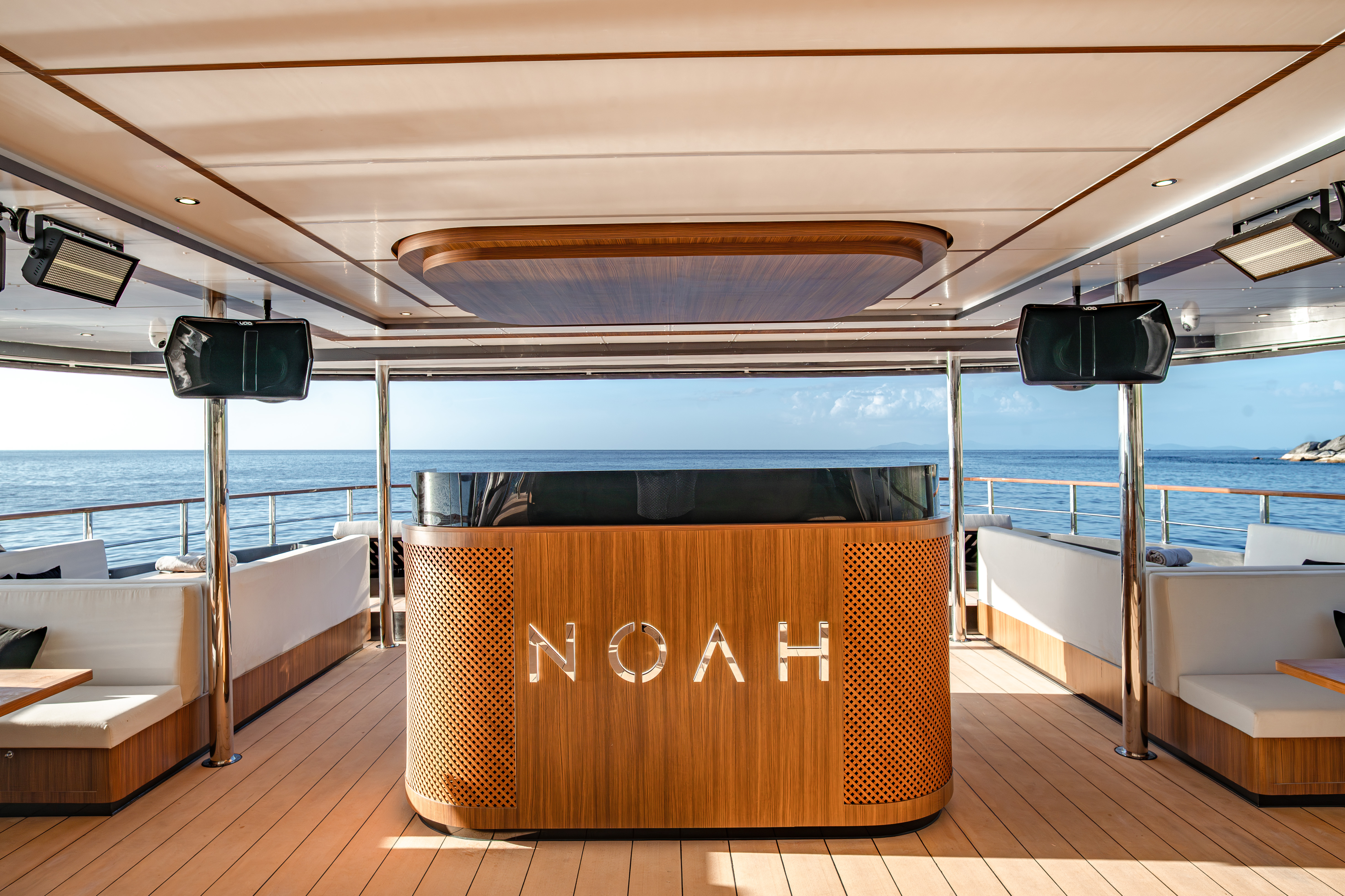 Noah Yacht Club Day Trip (Phi Phi Island+Maiton Island)  