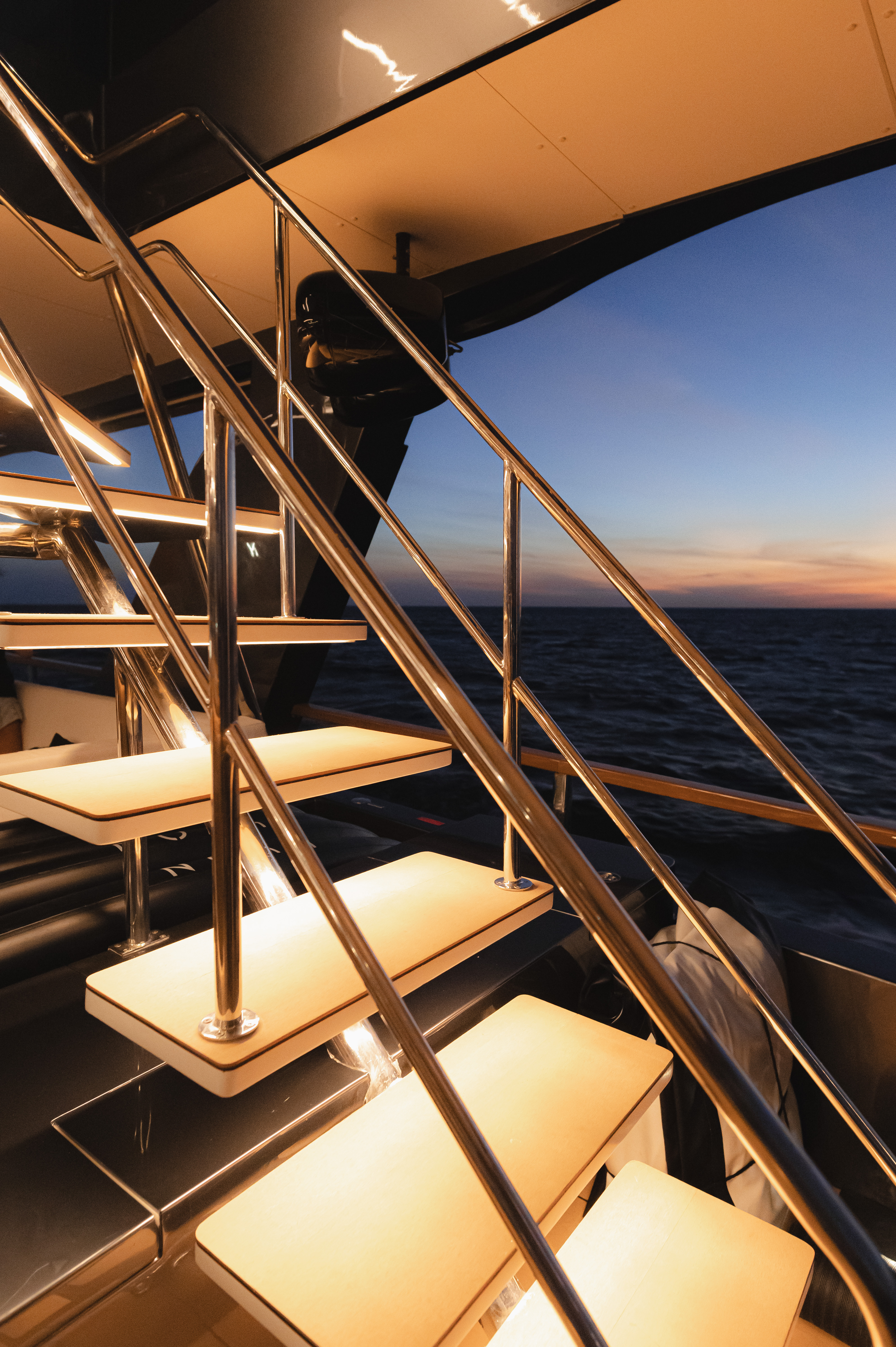 Noah Yacht Club Day Trip (Phi Phi Island+Maiton Island)  