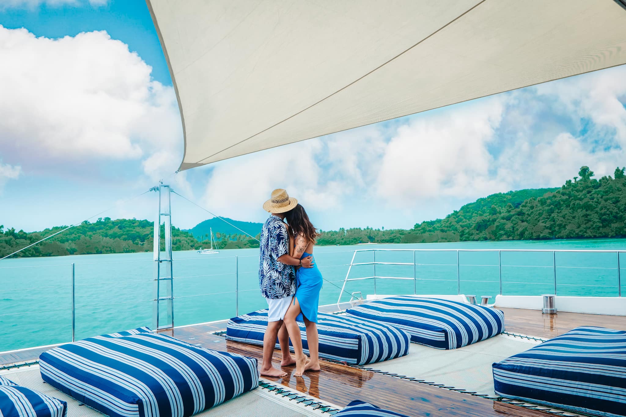 Luxury Boat to James Bond Islands with Lunch and Sunset Dinner